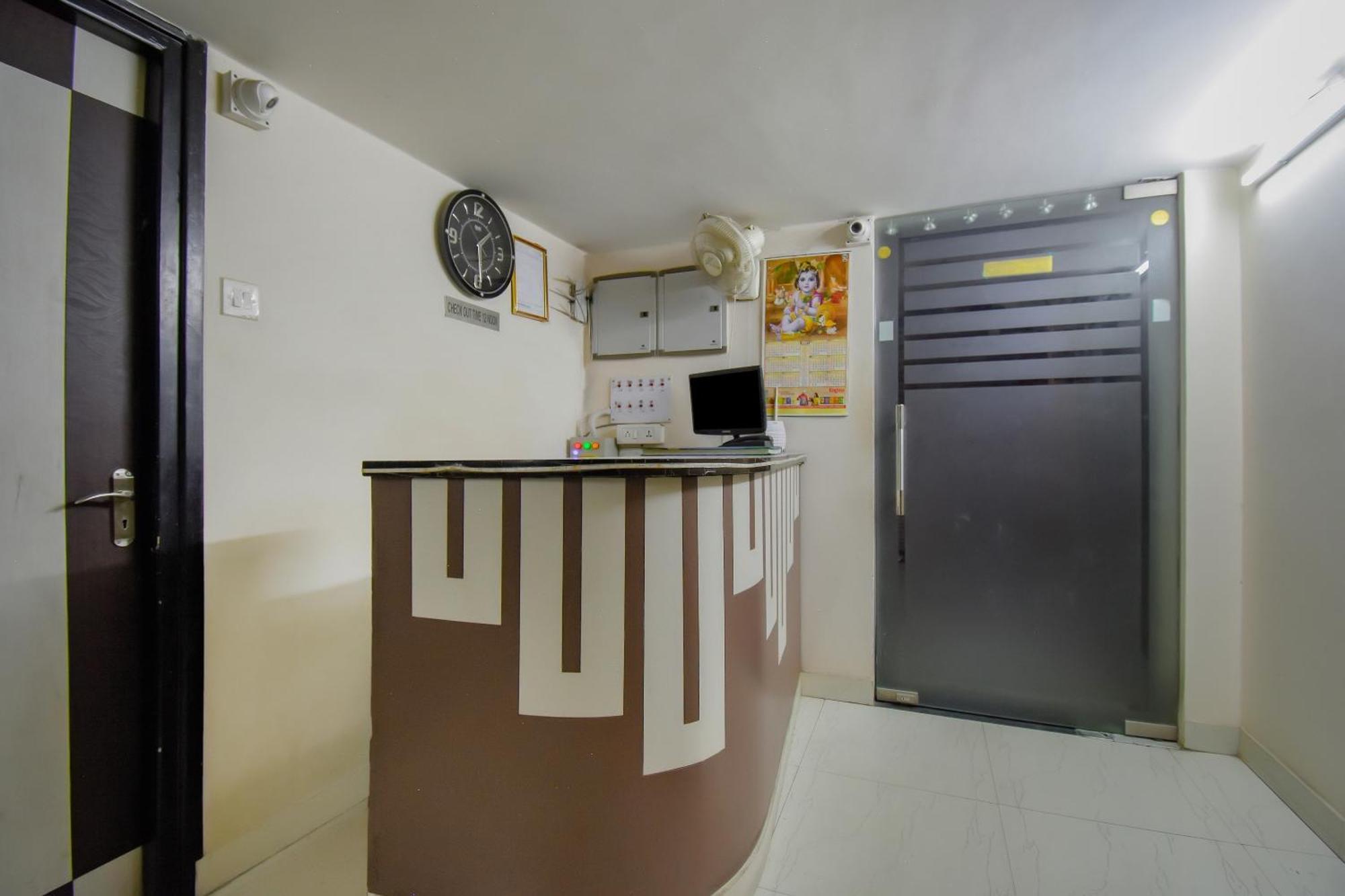 Hotel O Lindsay Inn Guest House Bara Bazar Экстерьер фото