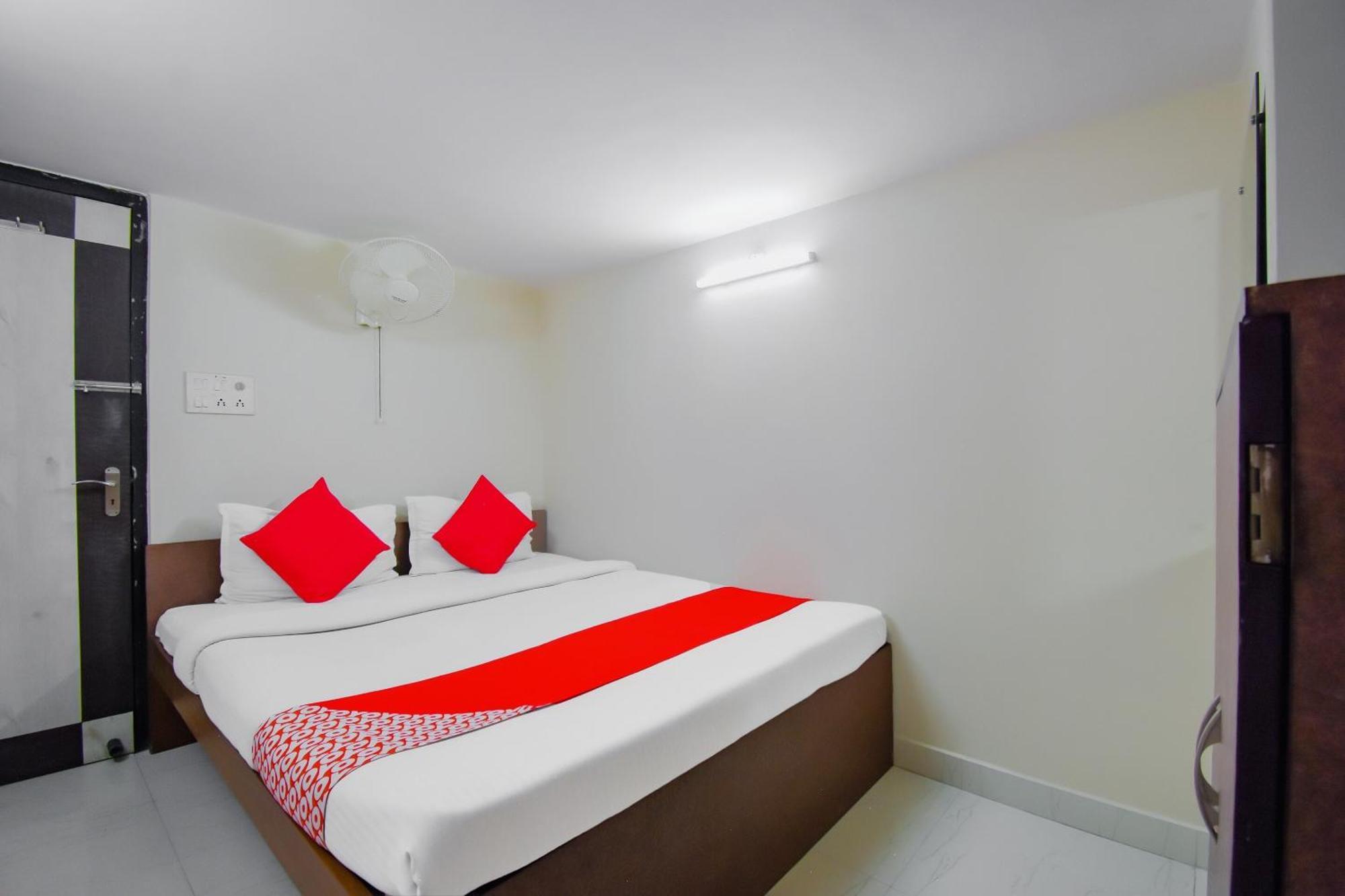 Hotel O Lindsay Inn Guest House Bara Bazar Экстерьер фото