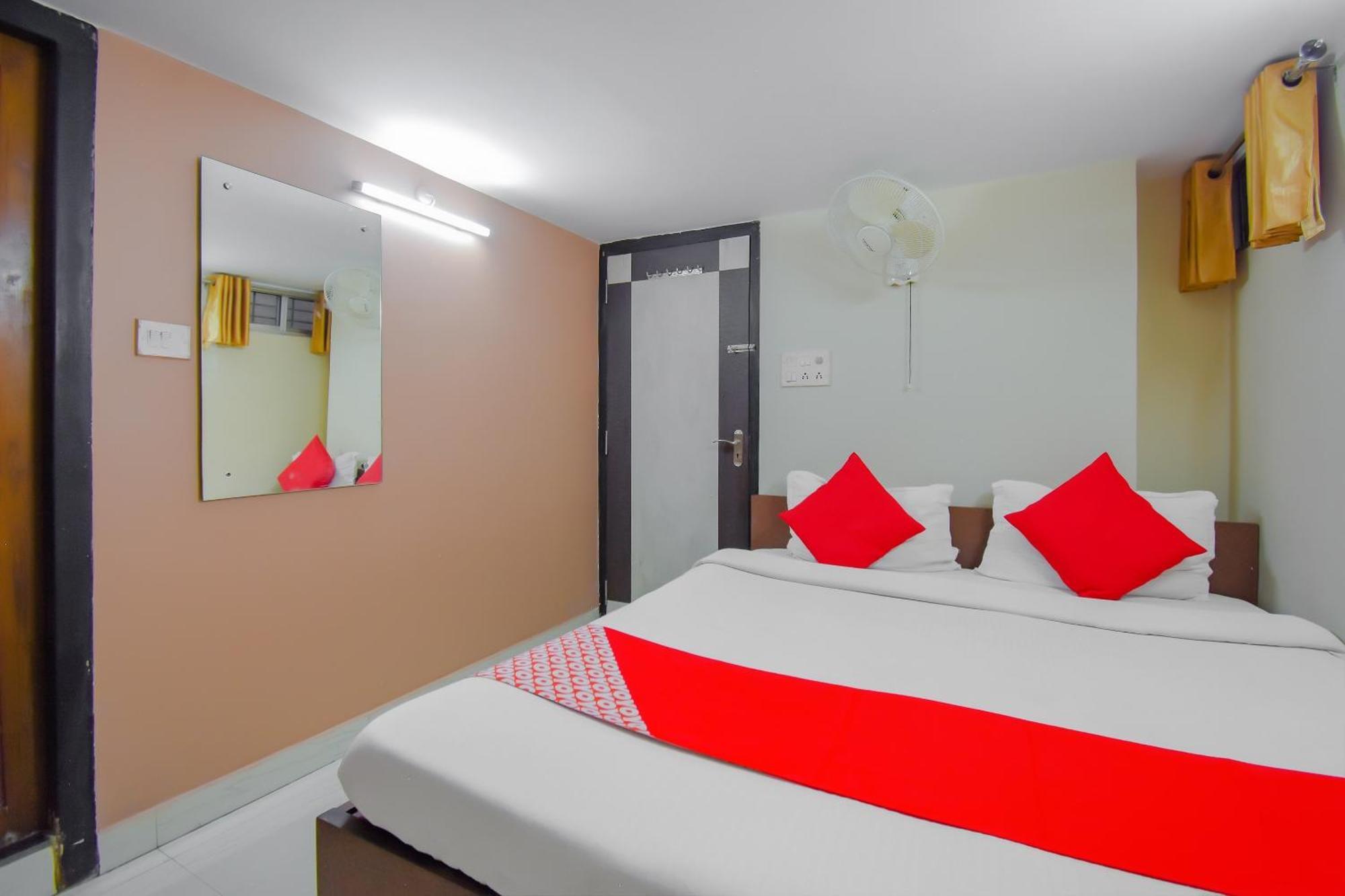 Hotel O Lindsay Inn Guest House Bara Bazar Экстерьер фото